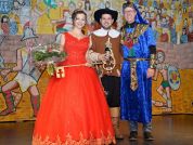 Der Rathausschlüssel ist übergeben