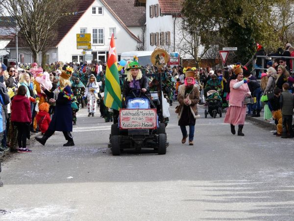 Waltraut und Marichen mit den Kastanahexa – Etz do gug na-der größte Narr sitzt in Amerika