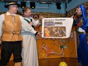 Herr Zunftmeister Wolfgang Halder, der Vorsitzende des TSV Aitrach Herr Manfred Saitner und Herr BM Thomas Kellenberger derbleck’n sich gegenseitig