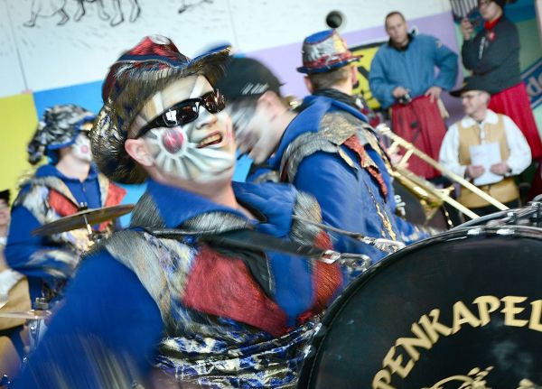 Die Lumpenkapelle heizte ein